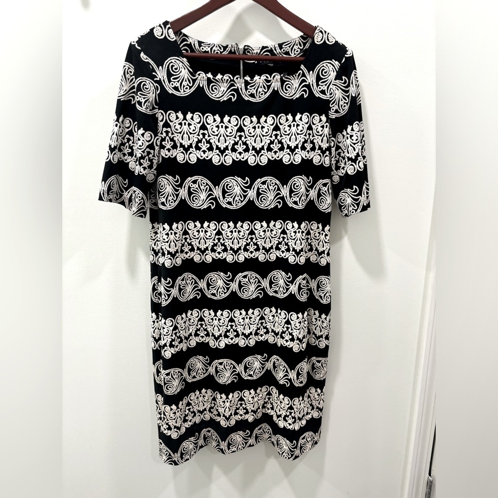 Tiana B Dress Size 12 Shift Black White Textured Pattern Zip Up Back